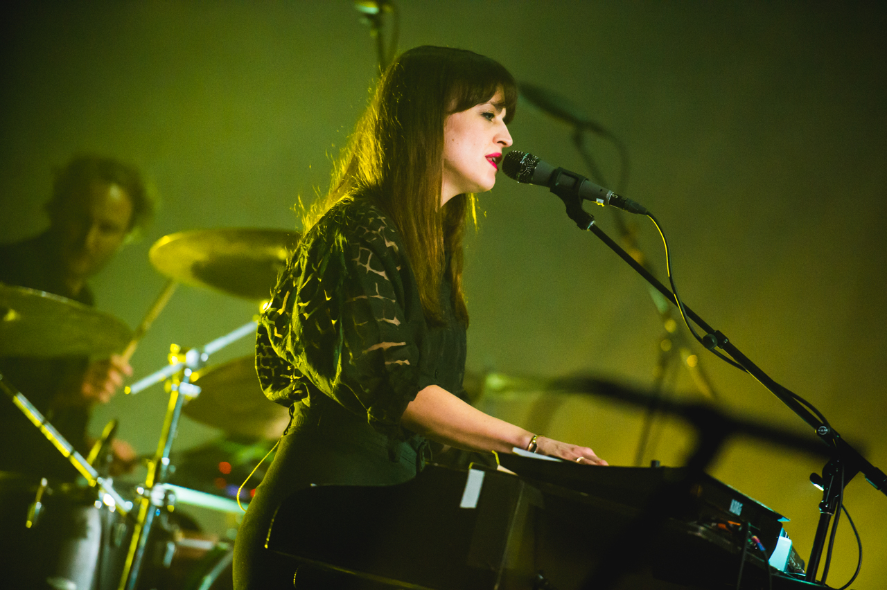 Photos: Sharon Van Etten At The Theatre At Ace Hotel – Buzzbands.la