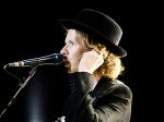 beck_santa-barbara-bowl_5-24-12_04