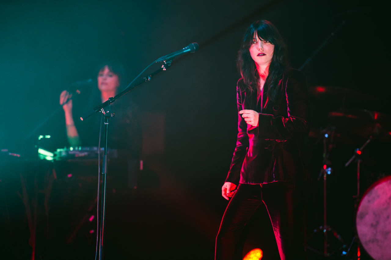 Photos: Sharon Van Etten at the Theatre at Ace Hotel – buzzbands.la